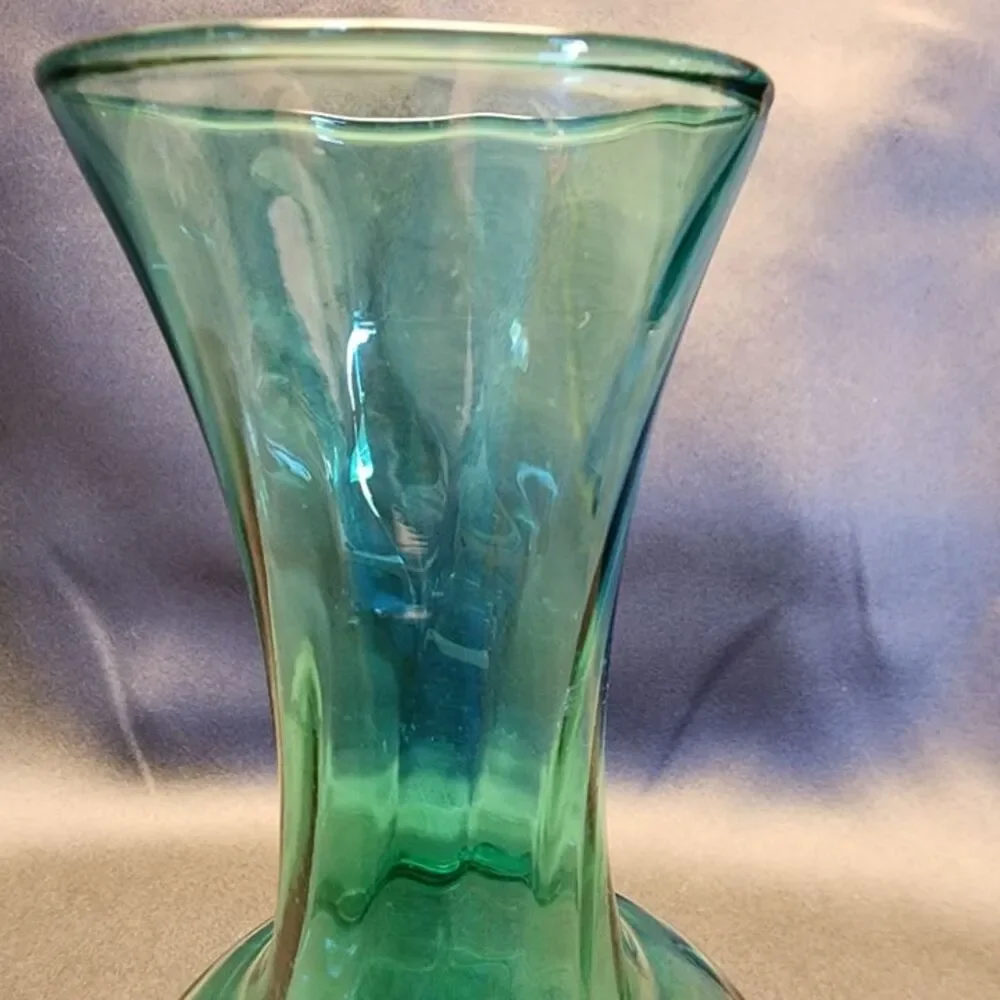 Vintage Indiana Glass Teal Green Flared Rim Swirl Bulb Vase 7 7/8